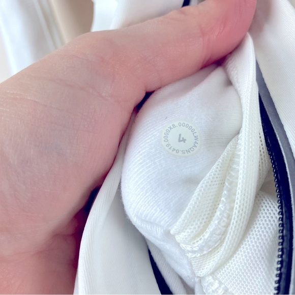 Lululemon Cross Chill Jacket - Picture 3 of 11